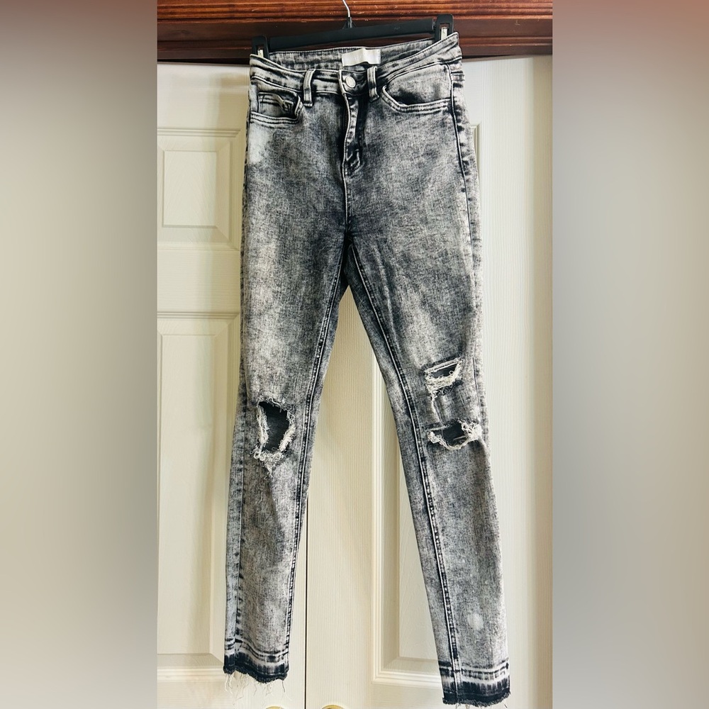 Vervet Blue Denim Acid Wash Crop Mid Rise Skinny Jeans